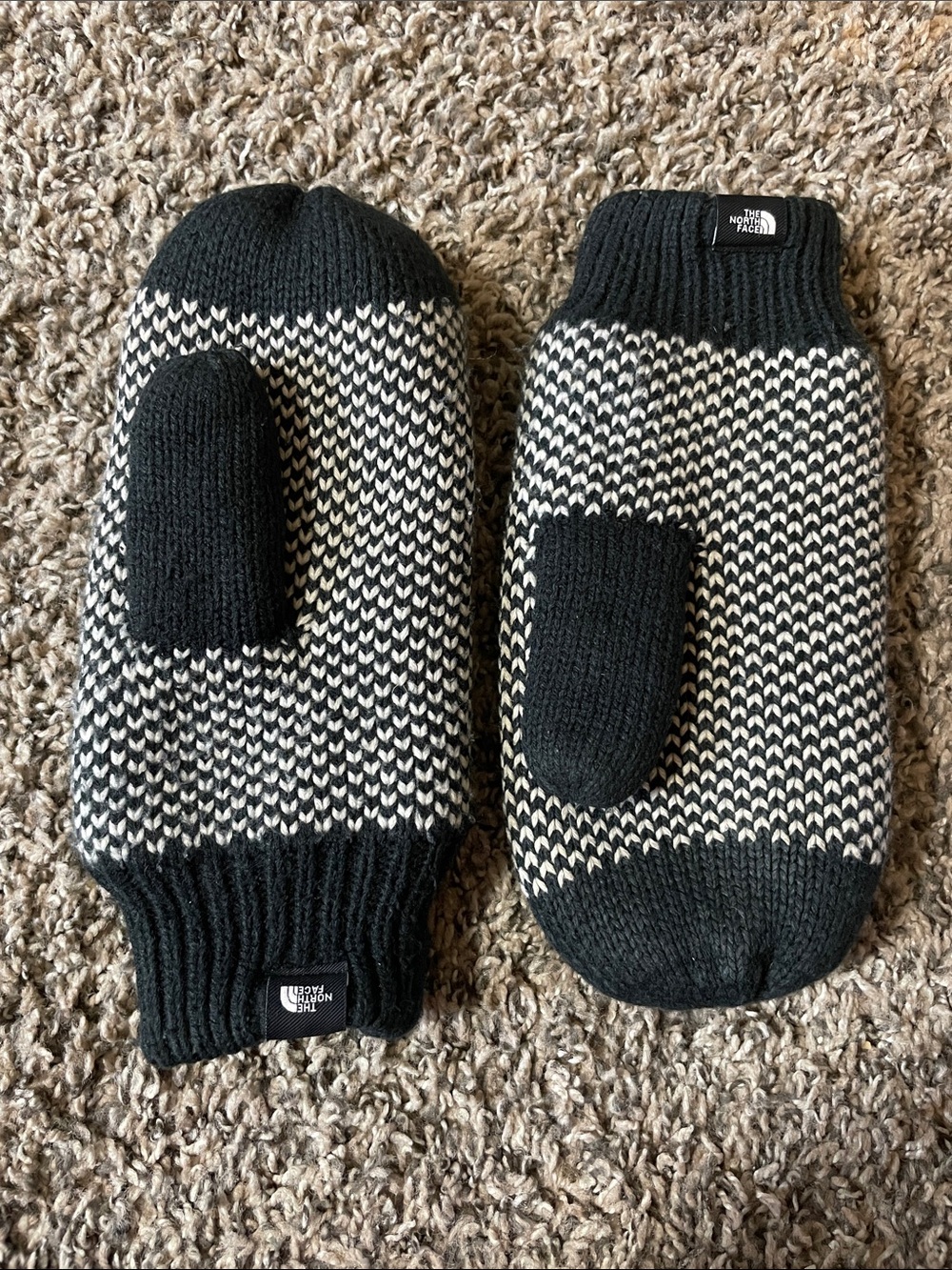 The North Face Black and Cream Knit Mittens